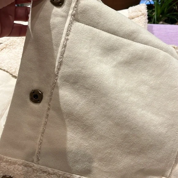 Quebec Sherpa Vest - Picture 10 of 16